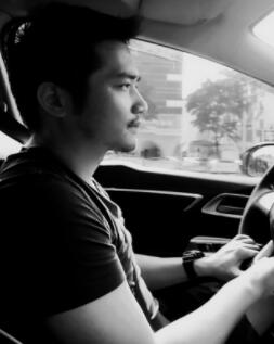 主案設計賀 健照片